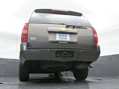 Used 2013 Chevrolet Suburban LT RWD image 34