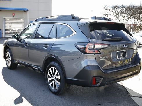 Used 2022 Subaru Outback Premium image 4