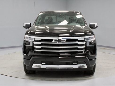 Used 2025 Chevrolet Silverado 1500 High Country w/ Technology Package image 8