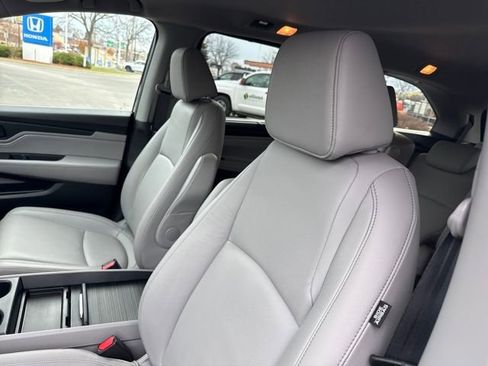 Used 2024 Honda Odyssey EX-L image 12
