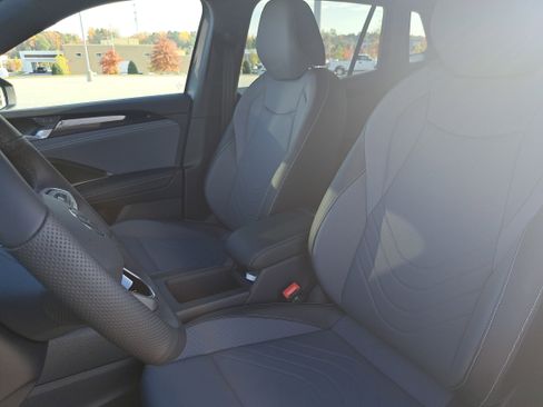 New 2026 Volkswagen Tiguan SE R-Line AWD/4WD image 15