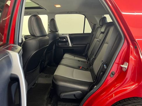 Used 2018 Toyota 4Runner SR5 Premium image 12