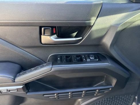 Used 2025 Toyota Tacoma TRD Sport image 21