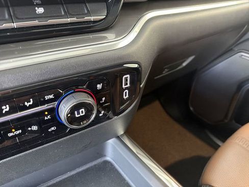Certified 2026 Chevrolet Silverado 3500 High Country w/ High Country Premium Package AWD/4WD image 29