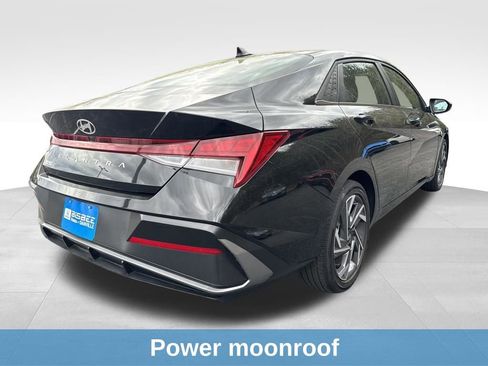 Used 2025 Hyundai Elantra SEL image 9