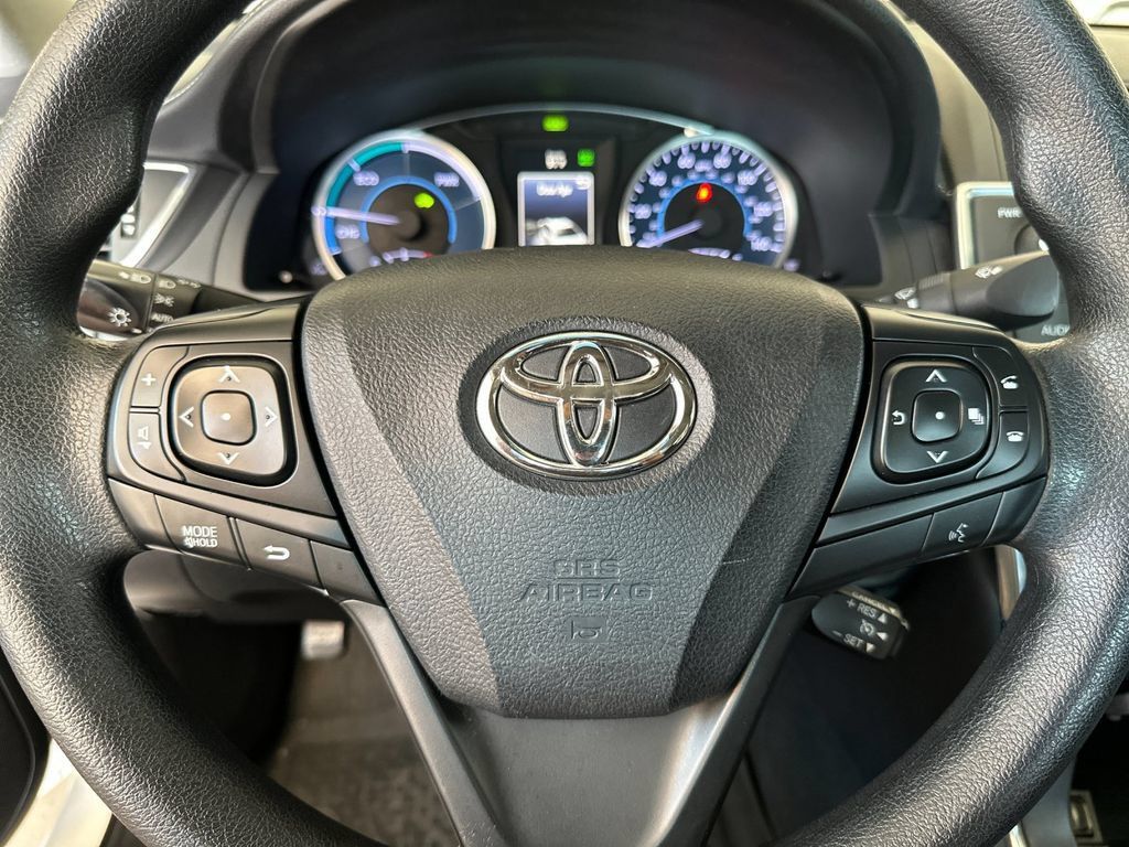 Used 2016 Toyota Camry LE FWD image 21