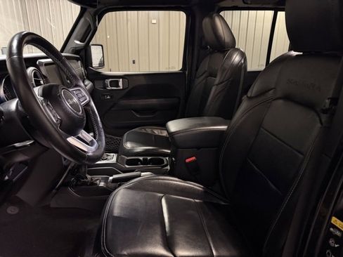 Used 2023 Jeep Wrangler Unlimited Sahara w/ Cold Weather Group image 13