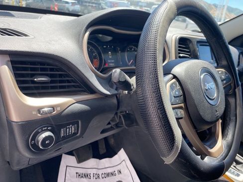 Used 2014 Jeep Cherokee Latitude image 11