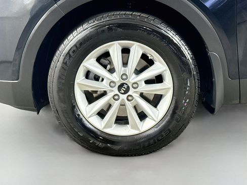 Used 2020 Kia Sorento L FWD image 38