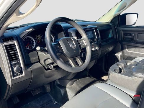 Used 2021 RAM 1500 Tradesman w/ Chrome Appearance Group image 9