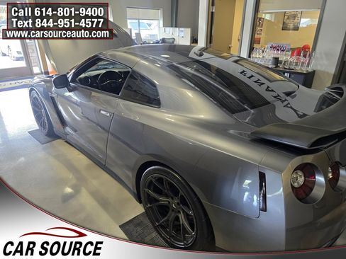 Used 2009 Nissan GT-R Premium image 20