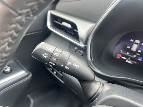 Used 2023 Toyota Highlander Platinum image 25