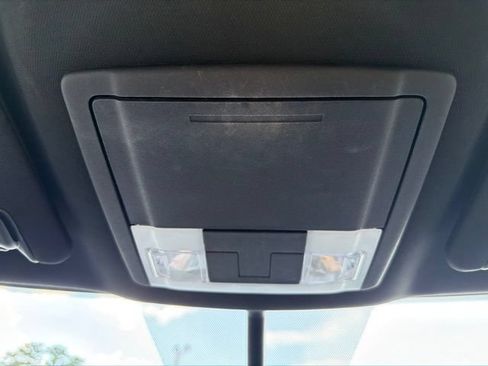 Used 2016 Ford Explorer XLT w/ Equipment Group 202A FWD image 31