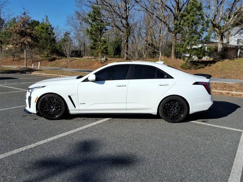 Used 2023 Cadillac CT4 V Blackwing w/ LPO, Blue Accent Package image 8