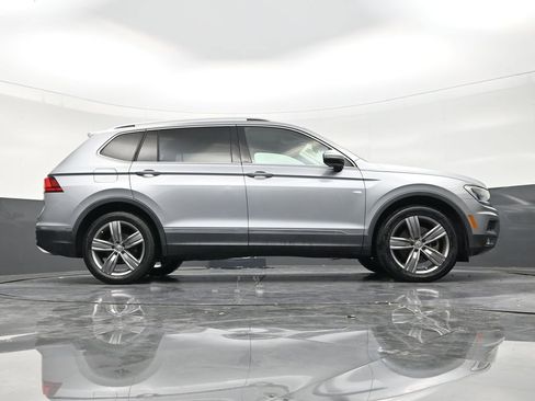 Used 2021 Volkswagen Tiguan SEL FWD image 25