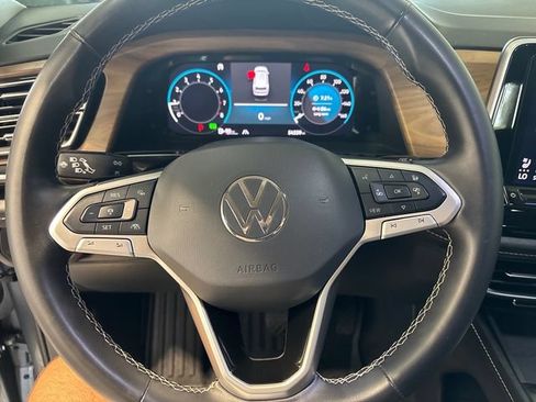 Used 2024 Volkswagen Atlas SE AWD/4WD image 8