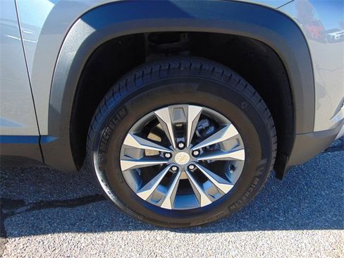 Used 2025 Chevrolet Equinox LT w/ Safety and Technology Package image 27