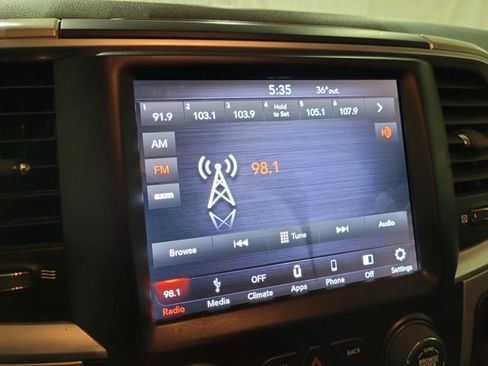 Used 2018 RAM 1500 Classic SLT w/ Luxury Group image 29