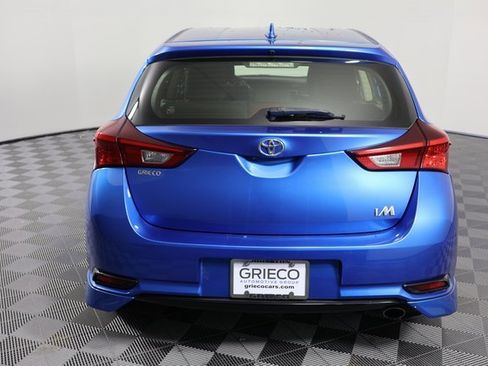 Used 2018 Toyota Corolla iM image 7