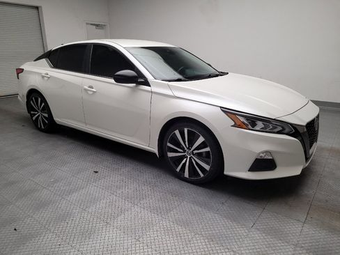 Used 2020 Nissan Altima 2.5 SR FWD image 11