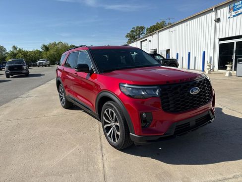 New 2026 Ford Explorer ST-Line AWD/4WD image 2