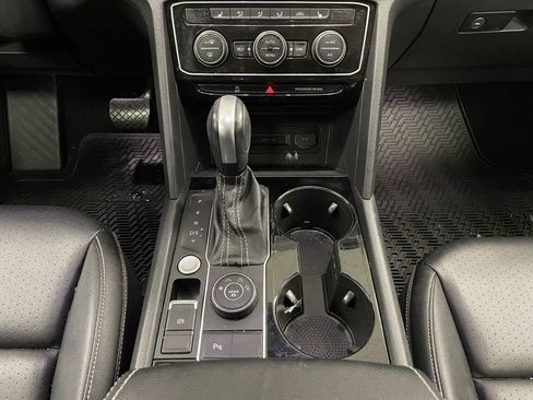 Used 2023 Volkswagen Atlas SEL image 9