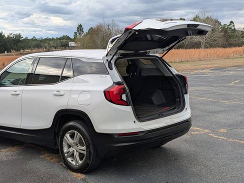 Used 2020 GMC Terrain SLE w/ LPO, Floor Liner Package FWD image 27