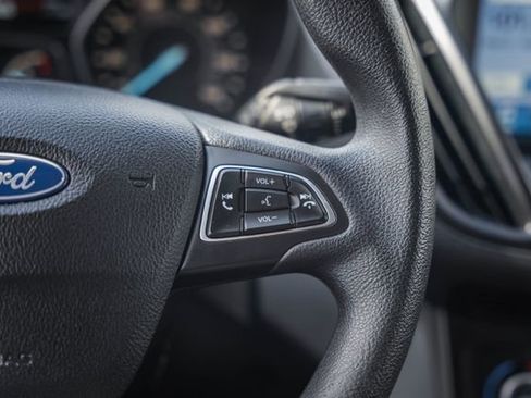 Used 2019 Ford Escape SE image 29