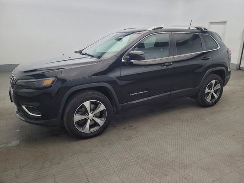 Used 2019 Jeep Cherokee Limited AWD/4WD image 2
