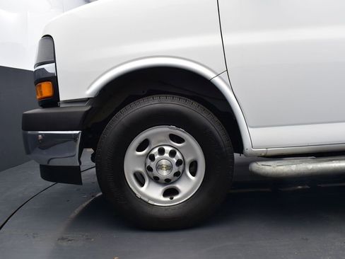 Used 2023 Chevrolet Express 2500 w/ Driver Convenience Package image 5