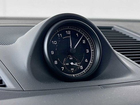 New 2026 Porsche Macan image 16