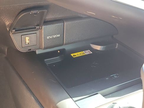 Used 2022 Toyota Camry XSE FWD image 22