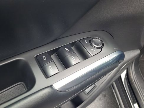 Used 2025 Chevrolet Traverse LT FWD image 22