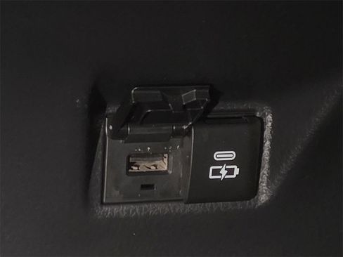 Certified 2025 Toyota Camry SE image 13