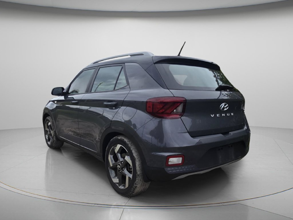 Used 2023 Hyundai Venue Limited w/ Cargo Package FWD image 4