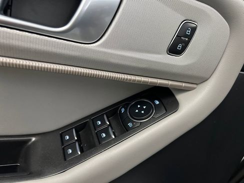 Used 2025 Ford Explorer Active w/ Active Comfort Package image 12