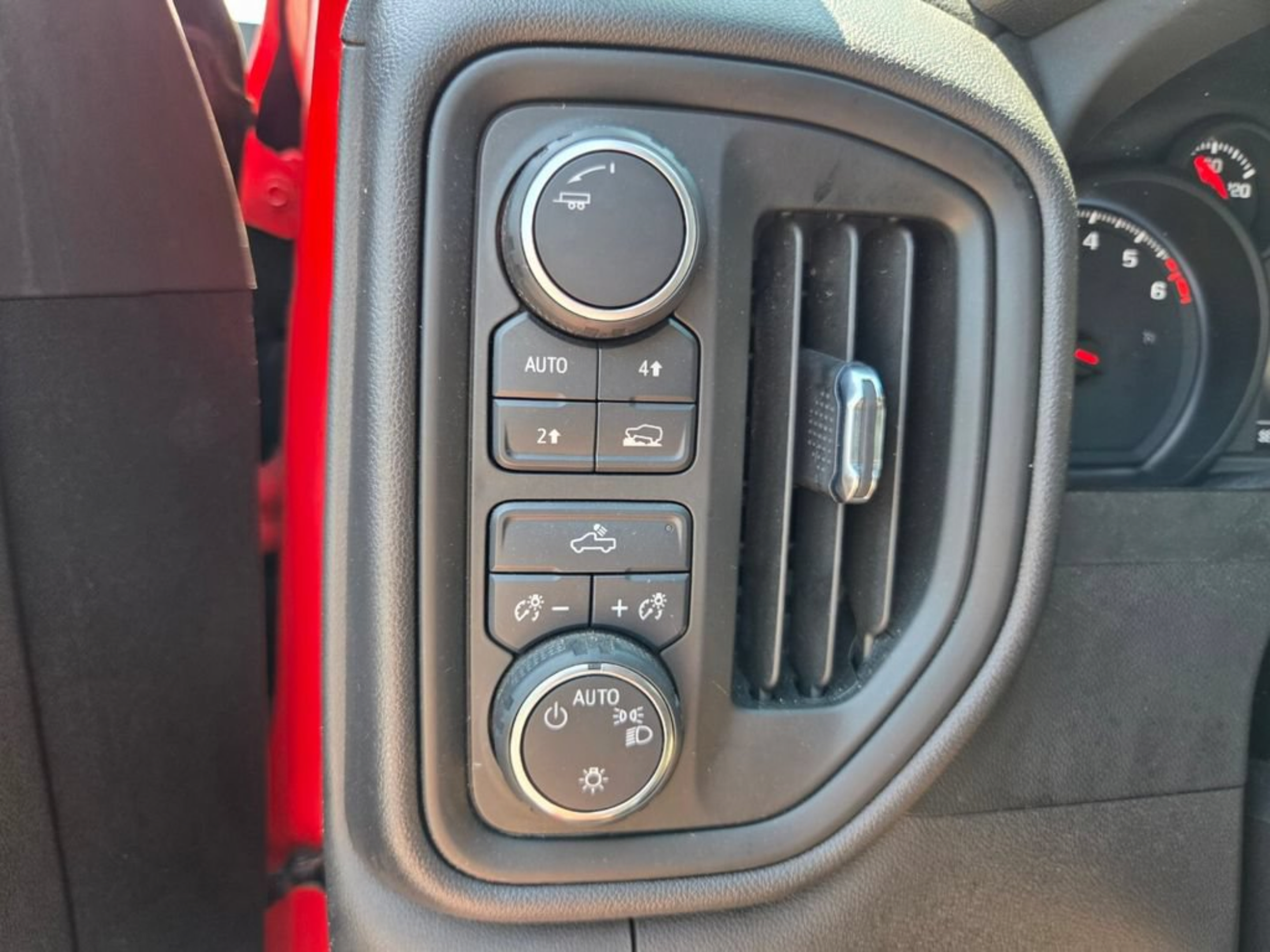 Used 2023 Chevrolet Silverado 1500 Custom AWD/4WD image 18