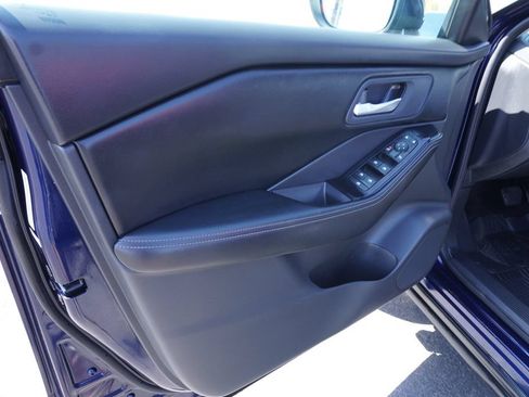 Certified 2025 Nissan Rogue SV FWD image 14