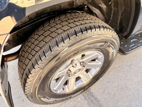 Used 2016 Toyota 4Runner Trail AWD/4WD image 5