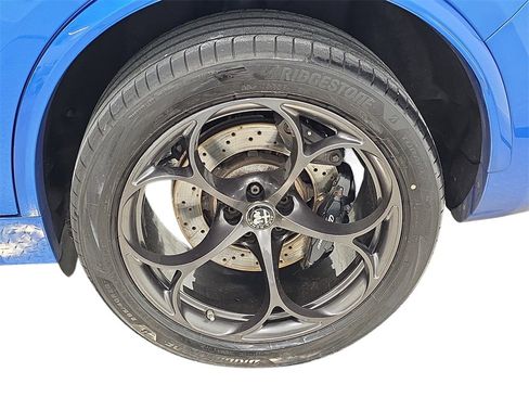 Used 2020 Alfa Romeo Stelvio Quadrifoglio image 38