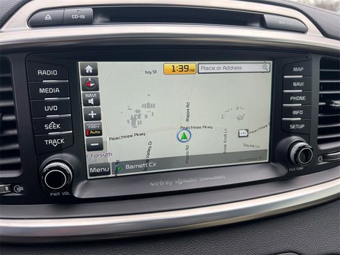 Used 2017 Kia Sorento SX image 30