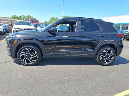Used 2025 Chevrolet TrailBlazer RS w/ Driver Confidence Package AWD/4WD image 2