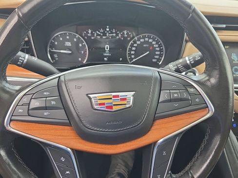 Used 2019 Cadillac XT5 Platinum AWD/4WD image 18