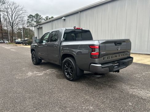 New 2026 Nissan Frontier SV image 6
