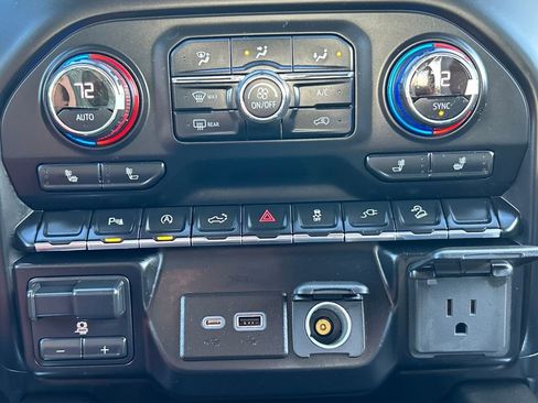 Used 2021 Chevrolet Silverado 1500 LT Trail Boss w/ Convenience Package II image 16