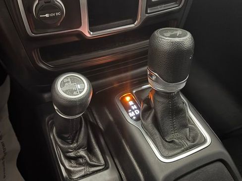 Used 2020 Jeep Wrangler Sport image 29