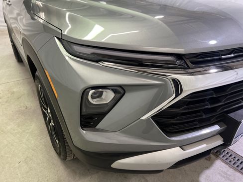 Used 2024 Chevrolet TrailBlazer LT w/ LT Cold Weather Package image 5