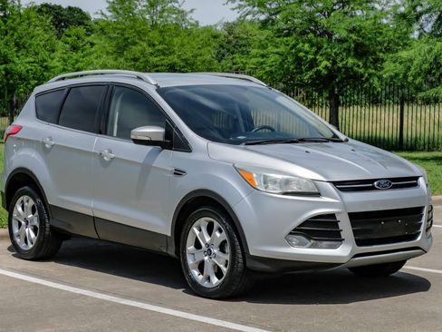 Used 2015 Ford Escape Titanium FWD image 10