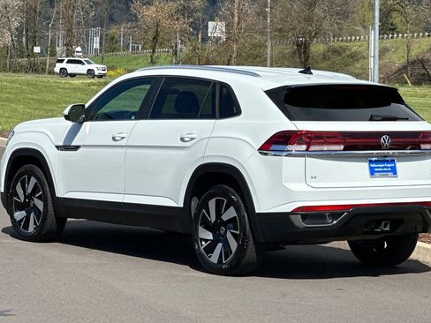 Used 2025 Volkswagen Atlas Cross Sport SE AWD/4WD image 5