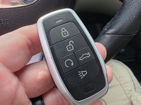 Used 2019 Dodge Durango GT image 38